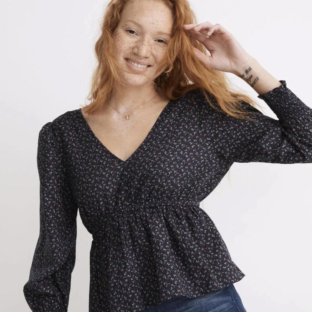 Madewell Navy 100% Cotton Tie-Back Peplum Top in Campden Daisies - Size - Small